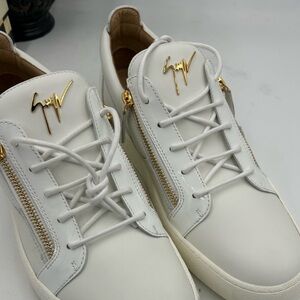 Men's Giuseppe Zanotti low top White Leather Sneakers with Gold Accents. Size 37